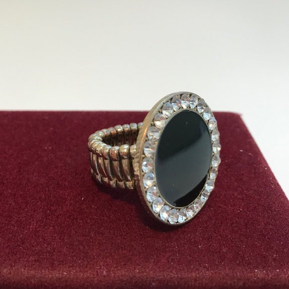 Free with any purchadr cocktail Ring - Picture 4 of 6